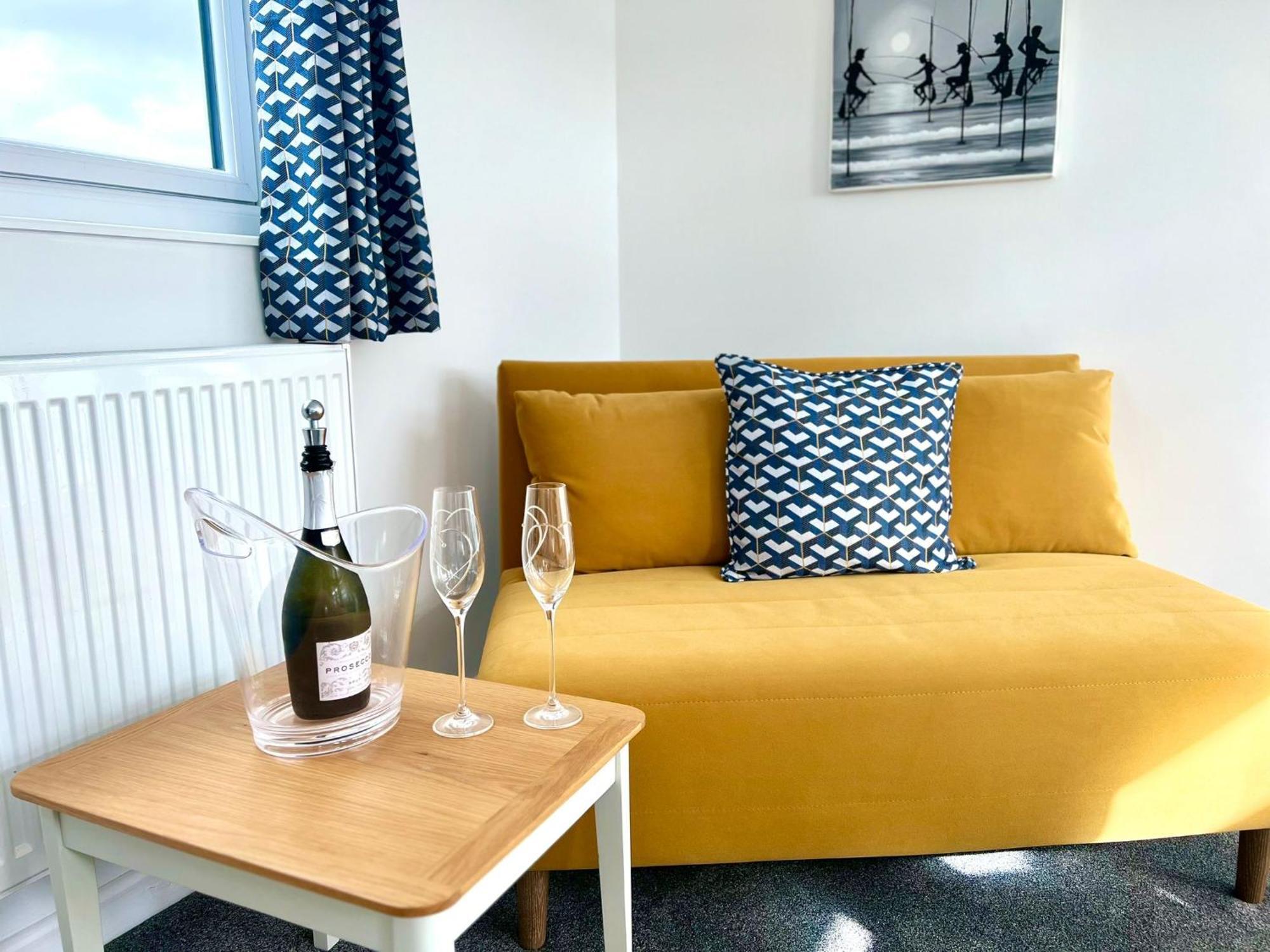 Seascape - Stylish Modern Apartment บาร์ตันออนซี ภายนอก รูปภาพ